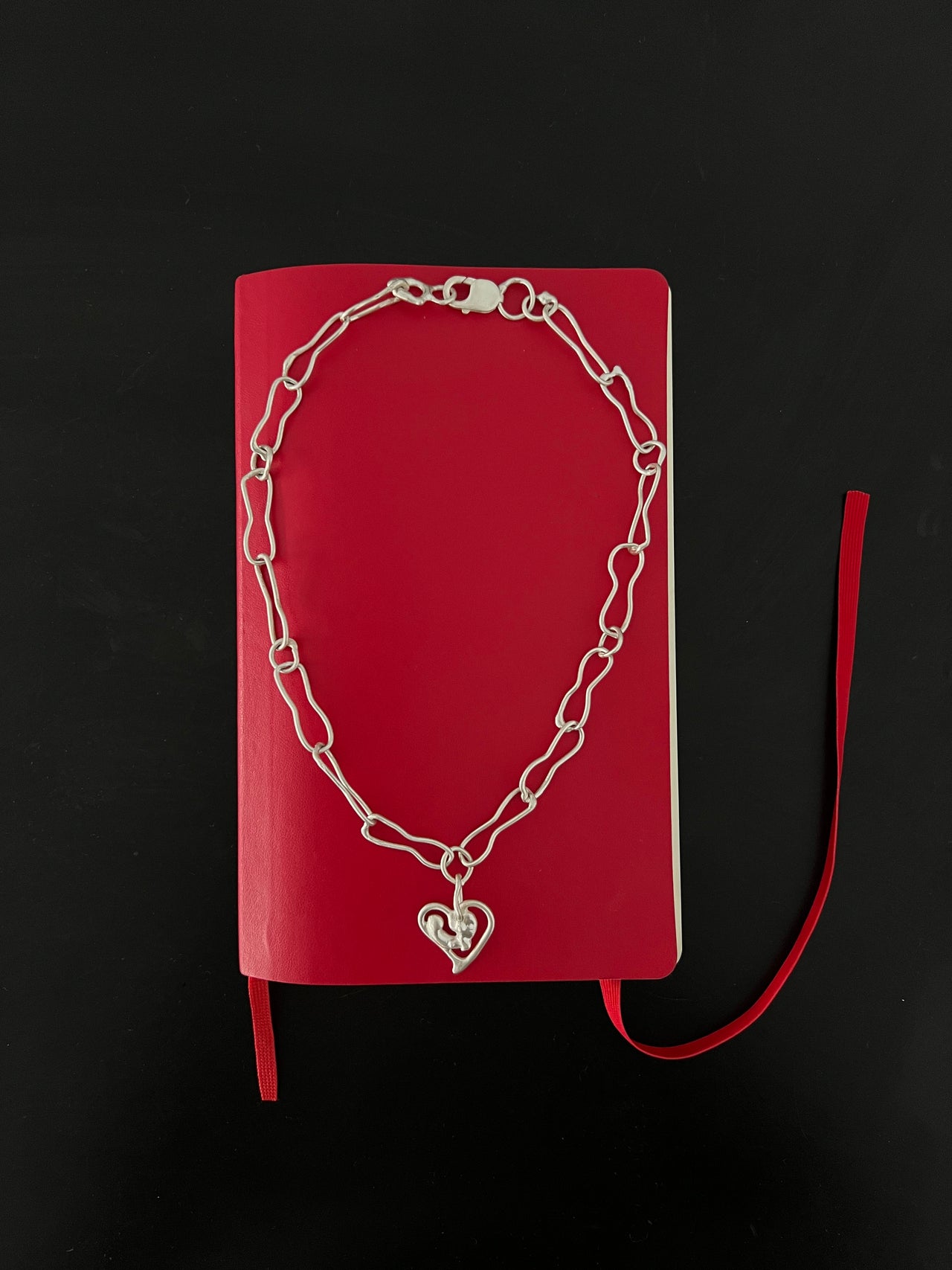 HEARTED DOGBONE NECKLACE